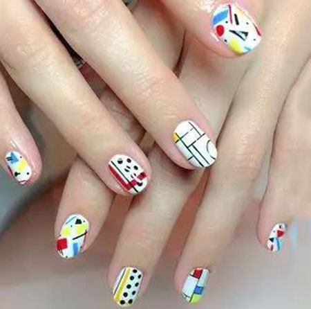 快收藏！TOK幾何風美甲，橫豎都是美~