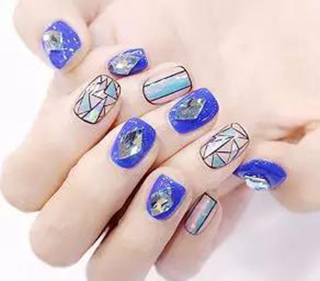 快收藏！TOK幾何風美甲，橫豎都是美~