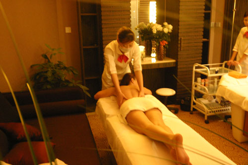 如何成為優(yōu)秀的美容師？