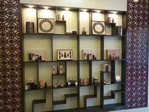 美容院產(chǎn)品展示區(qū)的設(shè)計(jì)