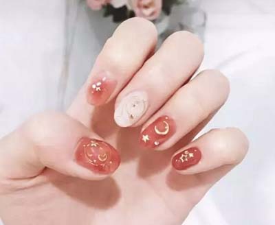 美甲加盟項(xiàng)目發(fā)展前景好嗎？