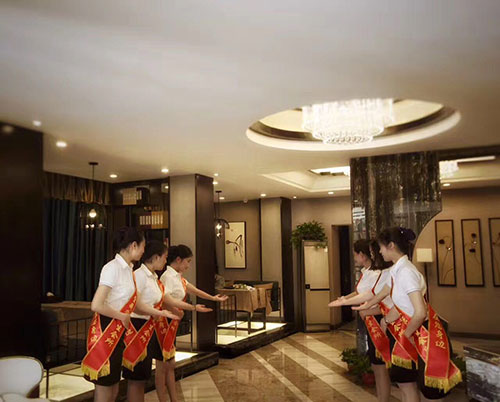 美容院?jiǎn)T工禮儀與每日的營(yíng)業(yè)管理方法