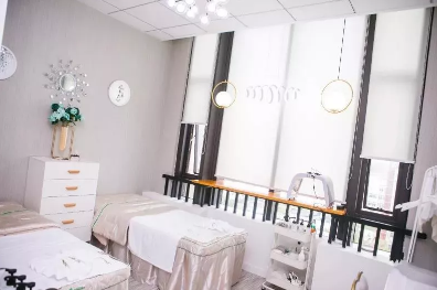 選擇什么樣的美容院加盟可以減少風(fēng)險(xiǎn)降低成本？