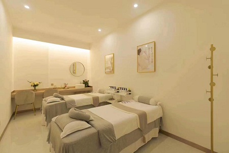 想投資一家品牌美容院加盟店要多少錢？