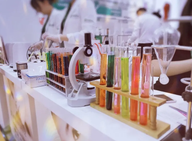 引領(lǐng)美業(yè)變革，解析VN智能光電美膚館如何鎖定百萬(wàn)用戶？