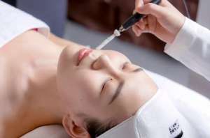 VN奶滑煥膚和VC美白該如何選才能精準美白？