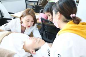 聚焦美業(yè)黃金變現(xiàn)期，這樣轉(zhuǎn)型幫你‘彎道超車’！